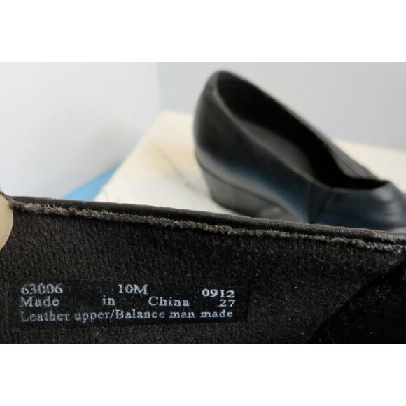 VTG Clarks Women’s Heeled Slip On Shoes Black Size 10M - Picture 2 of 5